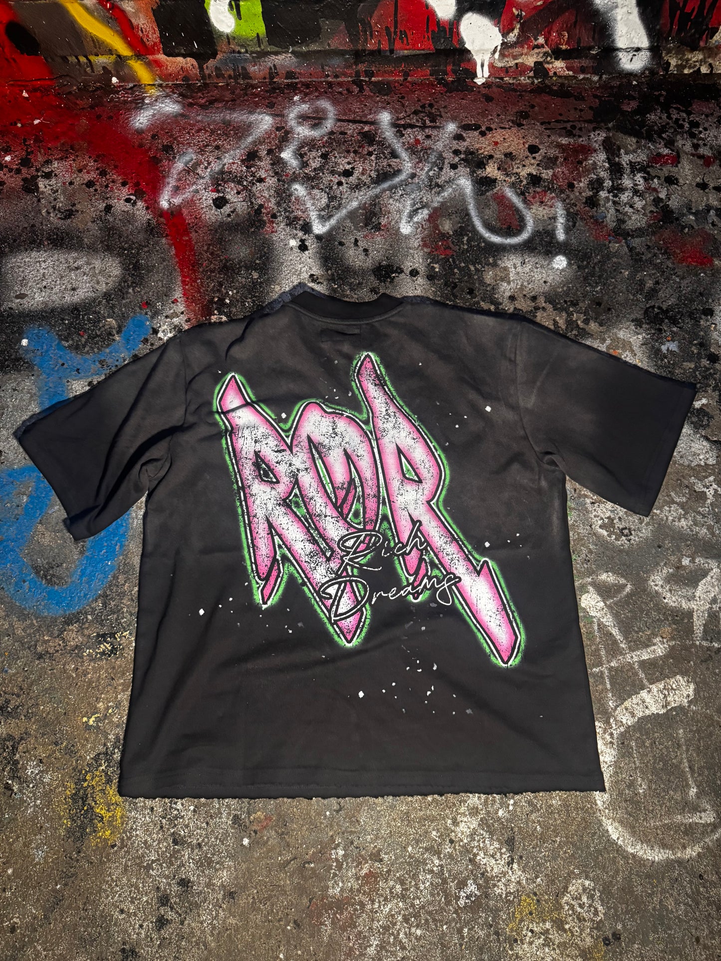 “001 RICH JUNKIES TEE”