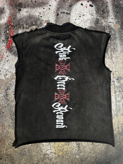 "002 FEARLESS SLEEVELESS TEE"